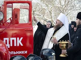 В Черкасской области при монастыре УПЦ открыли первую в Украине сестринскую пожарную команду